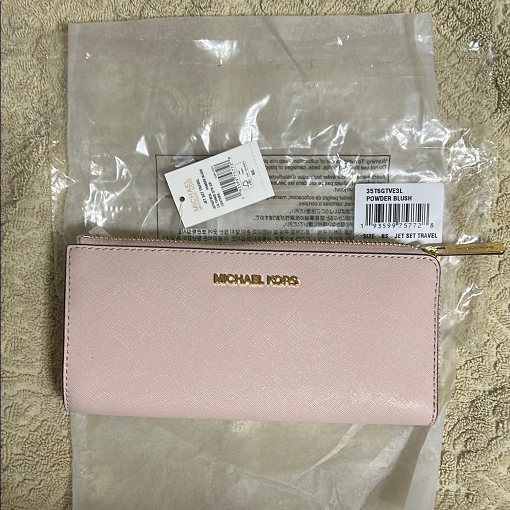 NWT MICHAEL KORS Powder Blush, Three Quarter Zip Jet Set Wallet - Picture 2 of 8